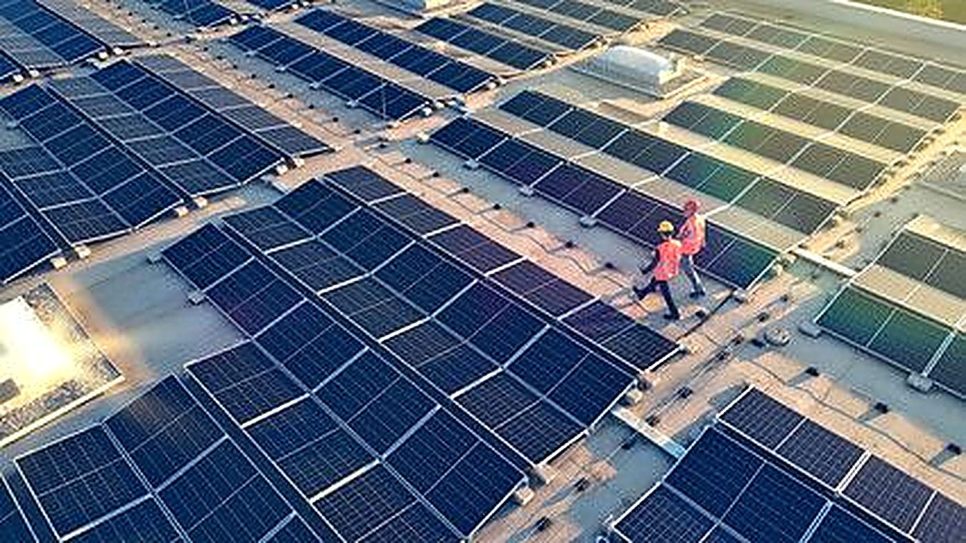 XtraWatt Engineers on Large Rooftop Solar